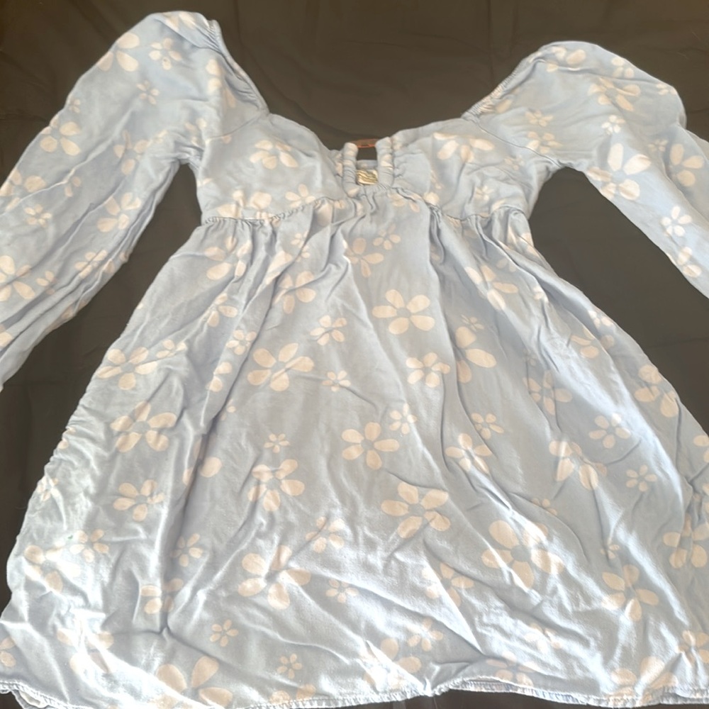 American Eagle blue and white flower dress